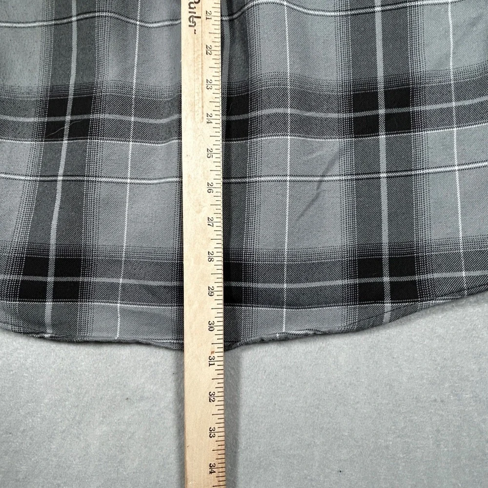 Dixxon Flannel Slurry Crew Mens Size M Grey Black Plaid D-Tech Button Up Shirt